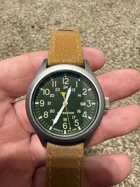 Timex Expedition Field Watch TW4B23000 Green Dial Leather Strap Indiglo WR50M